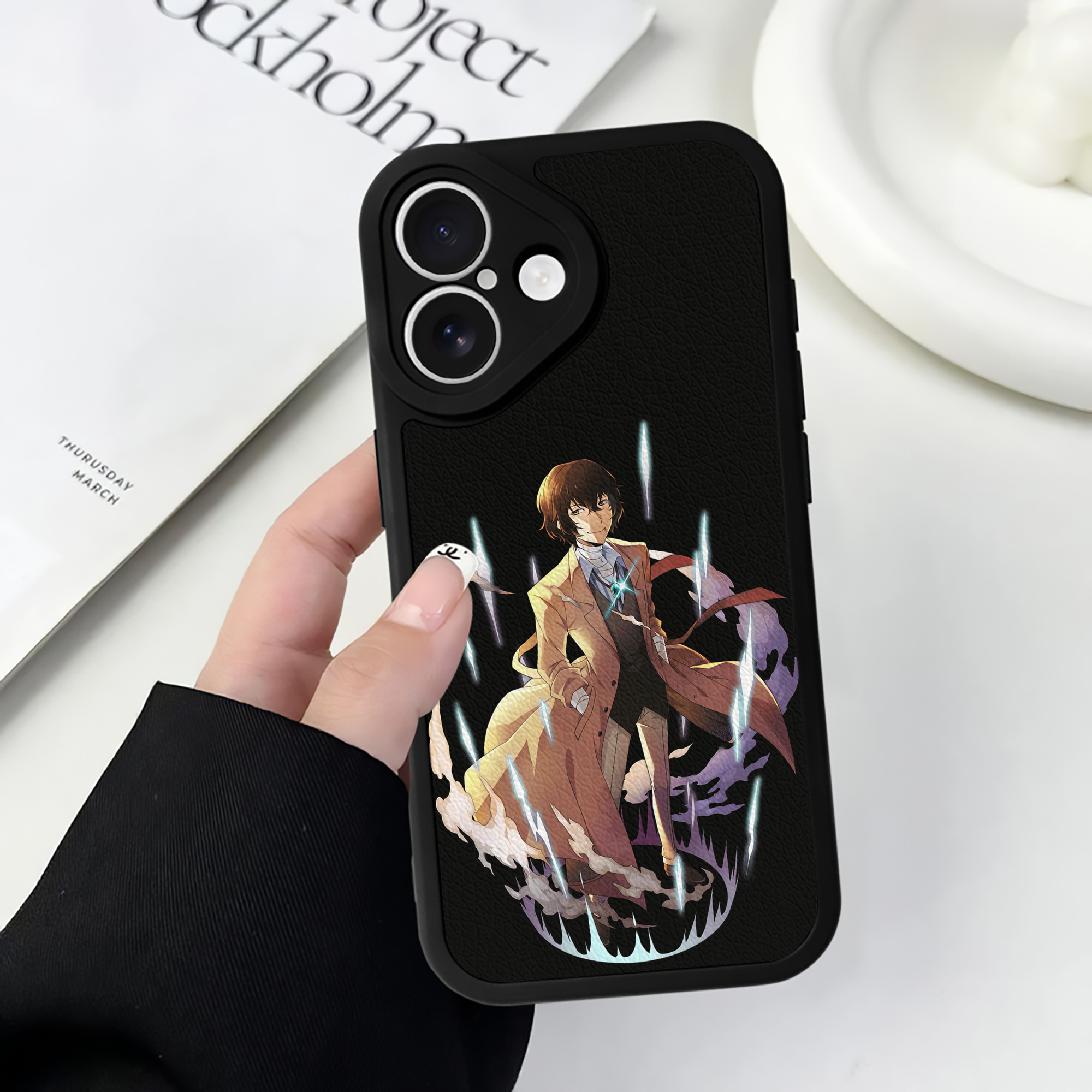（画像用） 文豪ストレイドッグス Bungo Stray Dogs 【iPhone 16シリーズ対応】シリコンスマホケース（レザー調） 材質：シリコン